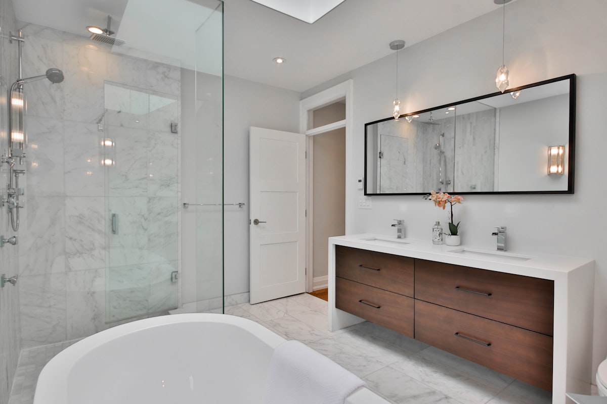 Elevated Bathing: The Art of the Tub and Shower Remodel